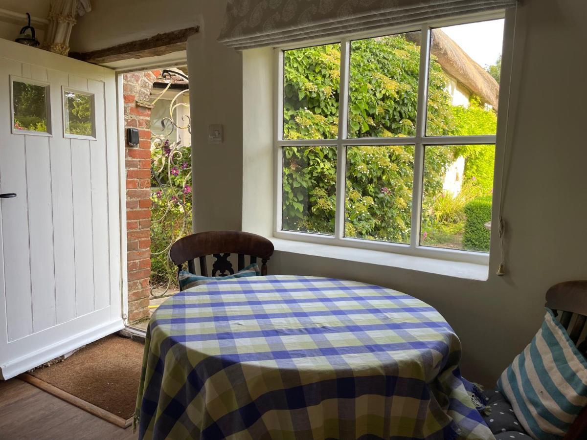 Отель Little Barn Buckland Newton Экстерьер фото